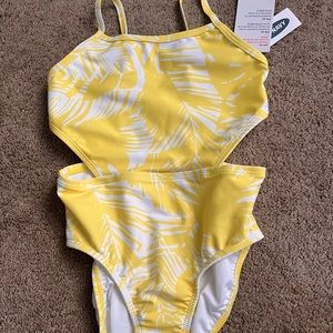 Brand New, Little girls Old Navy bathing suit size small 6/7.